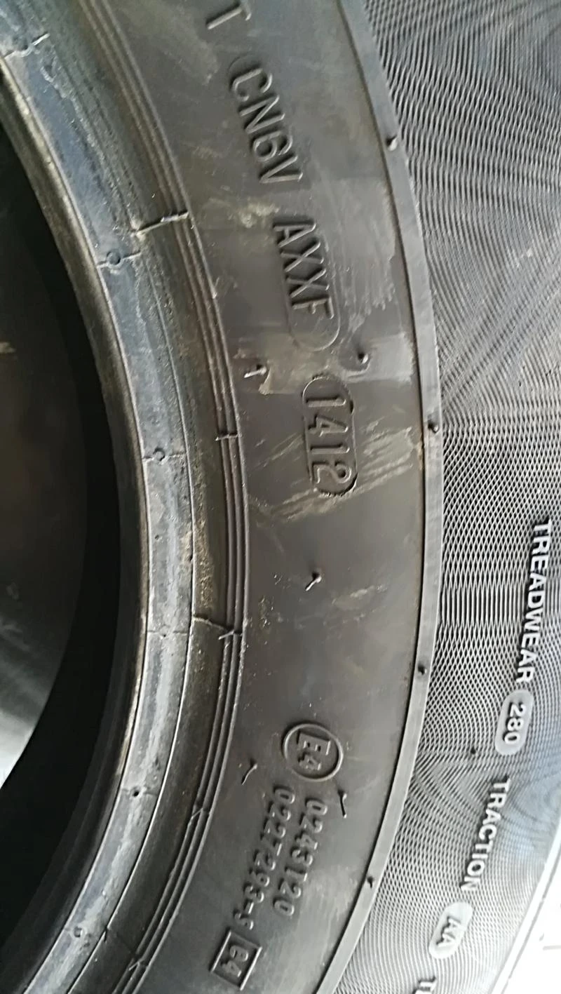 Гуми Летни 225/40R18, снимка 6 - Гуми и джанти - 25610971