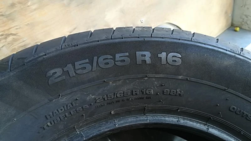 Гуми Летни 225/40R18, снимка 7 - Гуми и джанти - 25610971