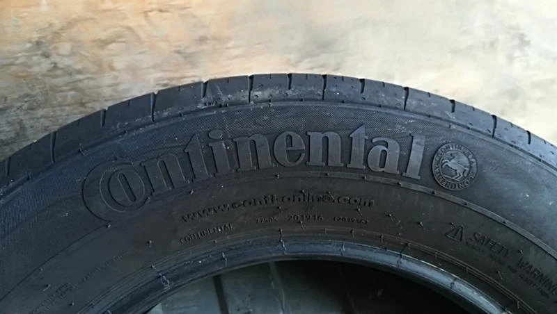 Гуми Летни 225/40R18, снимка 4 - Гуми и джанти - 25610971