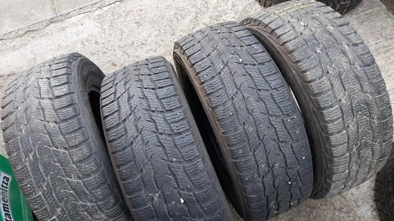 Гуми Зимни 215/65R15, снимка 2 - Гуми и джанти - 27317299