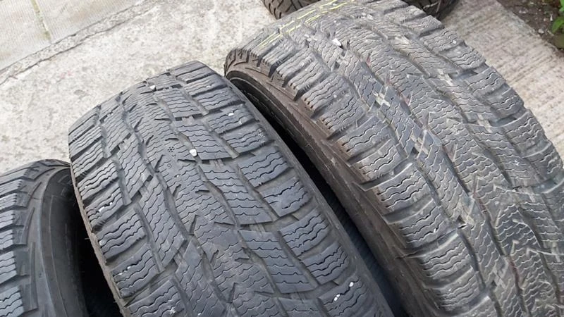 Гуми Зимни 215/65R15, снимка 6 - Гуми и джанти - 27317299