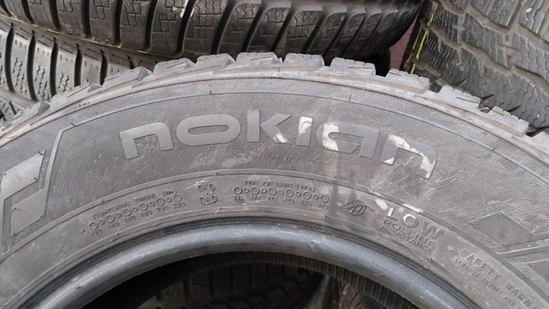 Гуми Зимни 215/65R15, снимка 8 - Гуми и джанти - 27317299