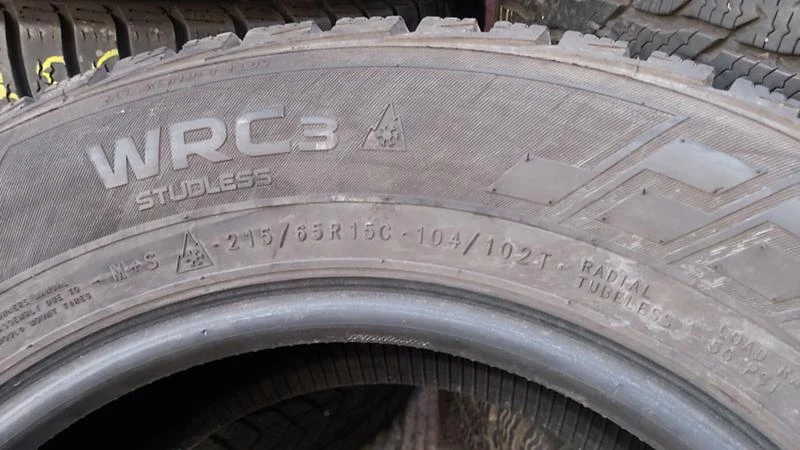 Гуми Зимни 215/65R15, снимка 9 - Гуми и джанти - 27317299