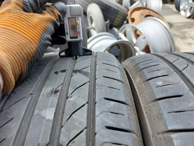 Гуми Летни 215/50R17, снимка 3 - Гуми и джанти - 36664158