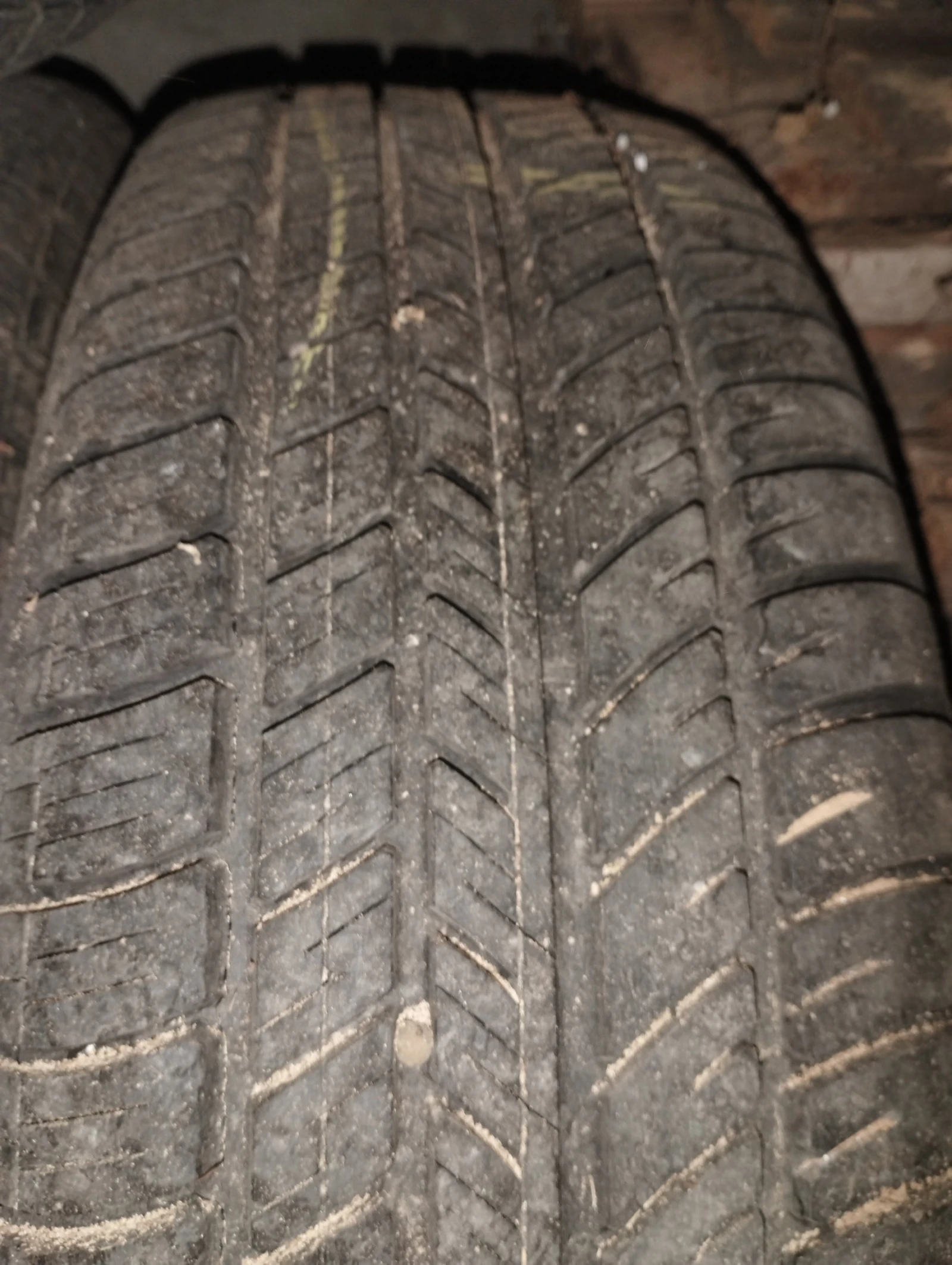 Гуми с джанти Syron 195/65R15, снимка 2 - Гуми и джанти - 54013355