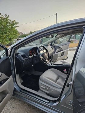 Toyota Avensis 2.2D-CAT 150к.с., снимка 12