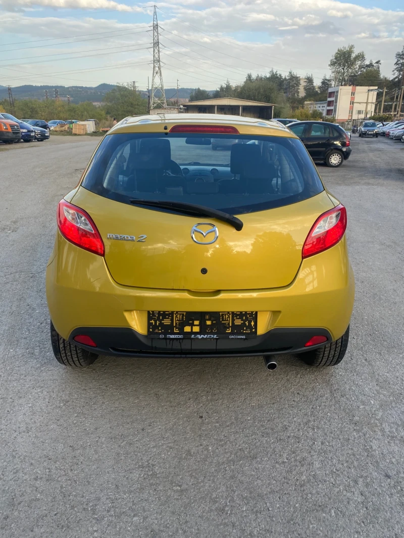 Mazda 2 1.3 топ , снимка 4 - Автомобили и джипове - 47466504