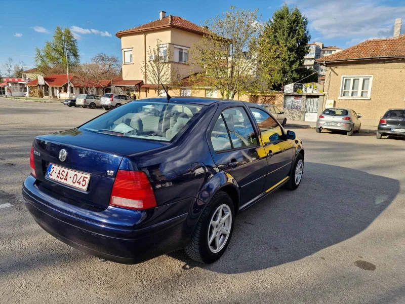 VW Bora 1.6 Бензин , снимка 16 - Автомобили и джипове - 48174637