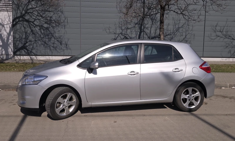 Toyota Auris, снимка 2 - Автомобили и джипове - 49438722