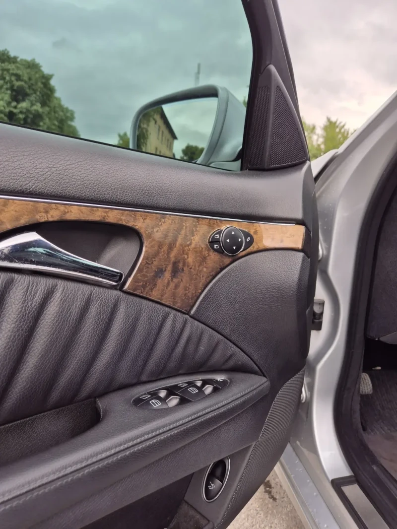 Mercedes-Benz E 320 AVANGARDE EVO, снимка 14 - Автомобили и джипове - 52543075