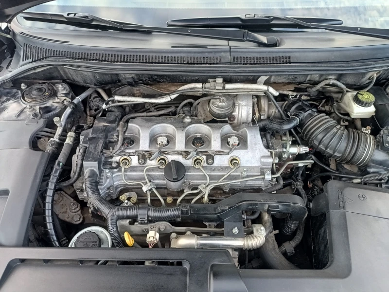 Toyota Avensis 2.2 D4D FACELIFT, снимка 10 - Автомобили и джипове - 52588155