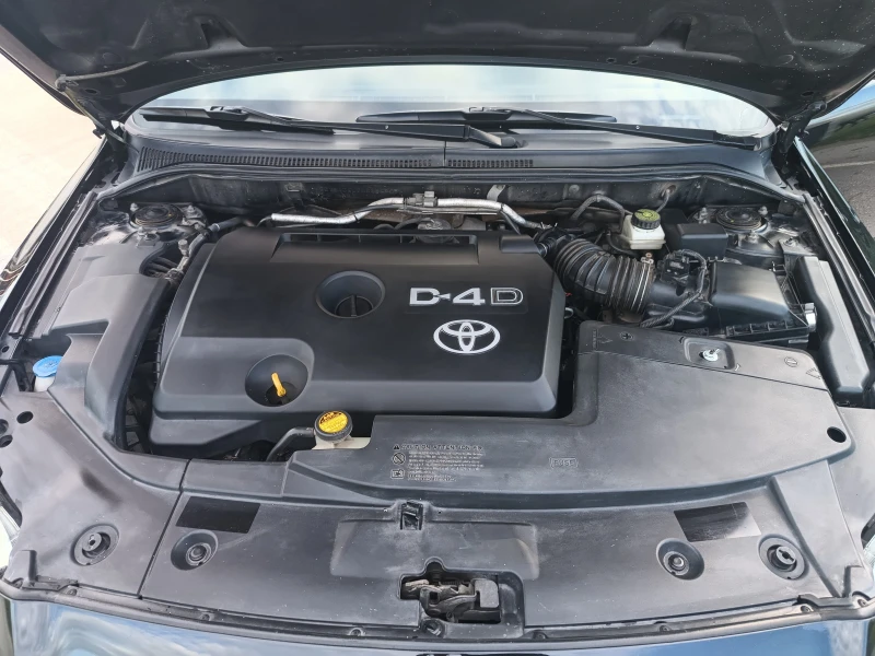 Toyota Avensis 2.2 D4D FACELIFT, снимка 9 - Автомобили и джипове - 52588155