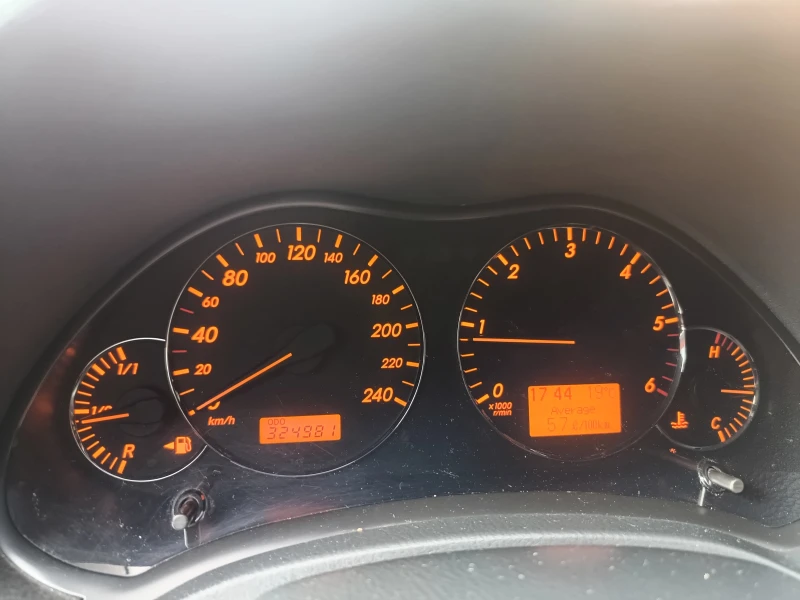 Toyota Avensis 2.2 D4D FACELIFT, снимка 7 - Автомобили и джипове - 52588155