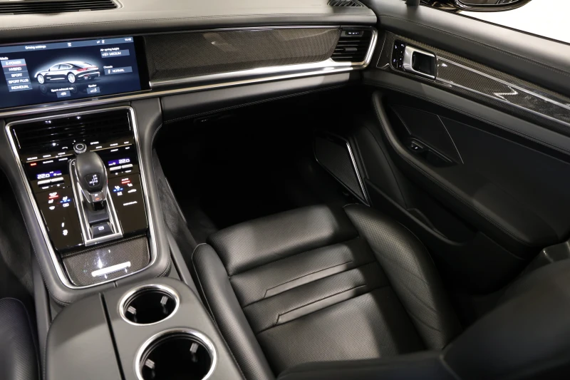 Porsche Panamera Turbo S E-Hybrid, снимка 9 - Автомобили и джипове - 52403143