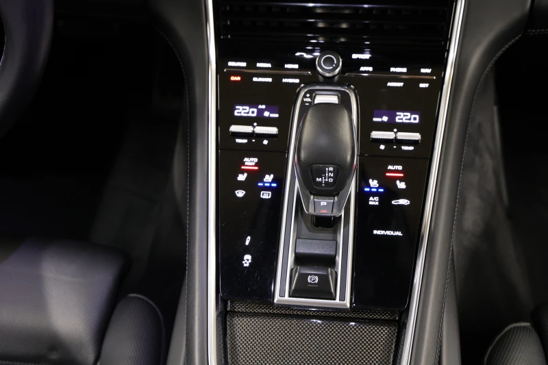 Porsche Panamera Turbo S E-Hybrid, снимка 10 - Автомобили и джипове - 52403143