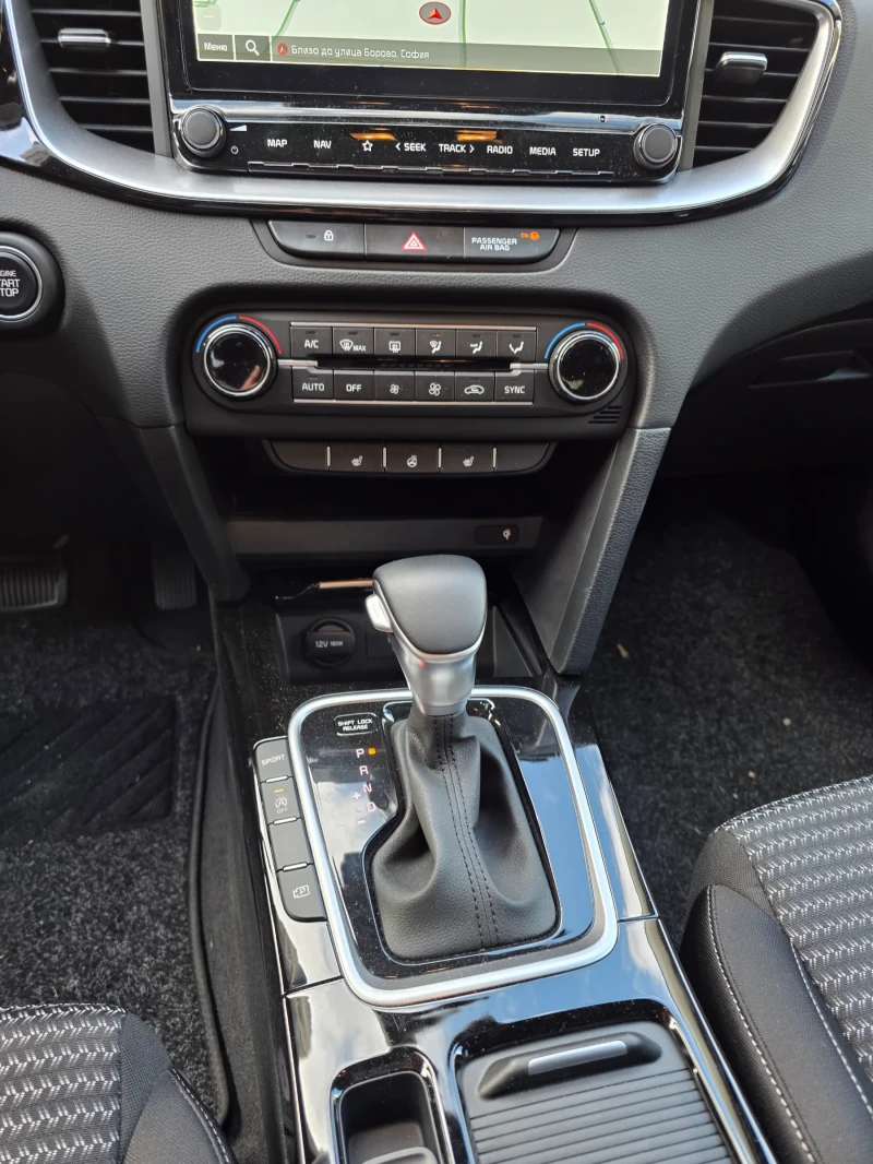 Kia Ceed Бензин, снимка 9 - Автомобили и джипове - 52405668