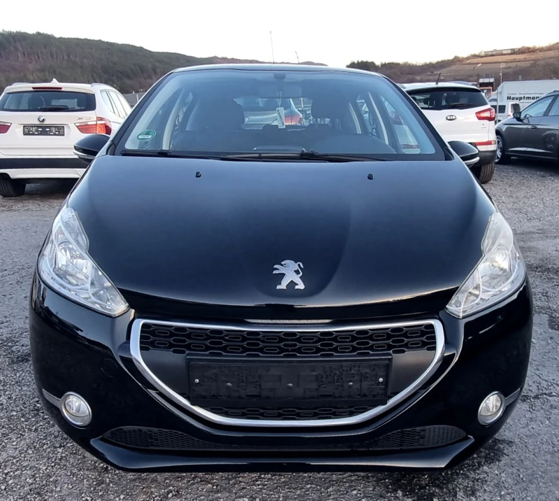 Peugeot 208 1.2i 82k.c., снимка 2 - Автомобили и джипове - 52624323