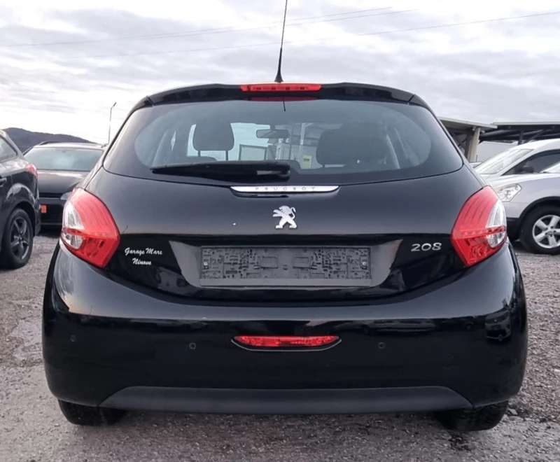 Peugeot 208 1.2i 82k.c., снимка 5 - Автомобили и джипове - 52624323