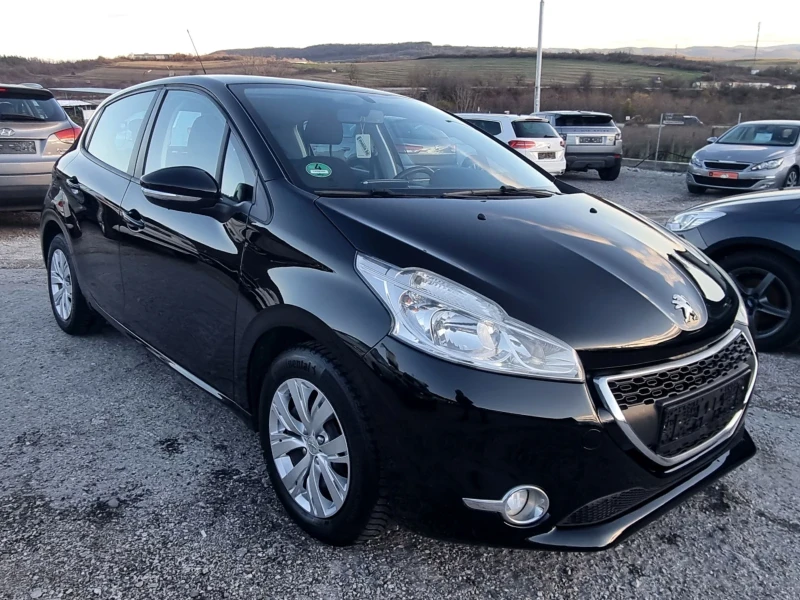 Peugeot 208 1.2i 82k.c., снимка 3 - Автомобили и джипове - 52624323