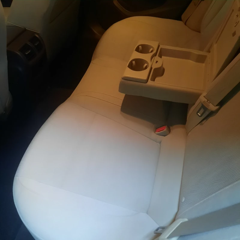 Opel Insignia 2.0CDTI/131HP, снимка 8 - Автомобили и джипове - 53186926