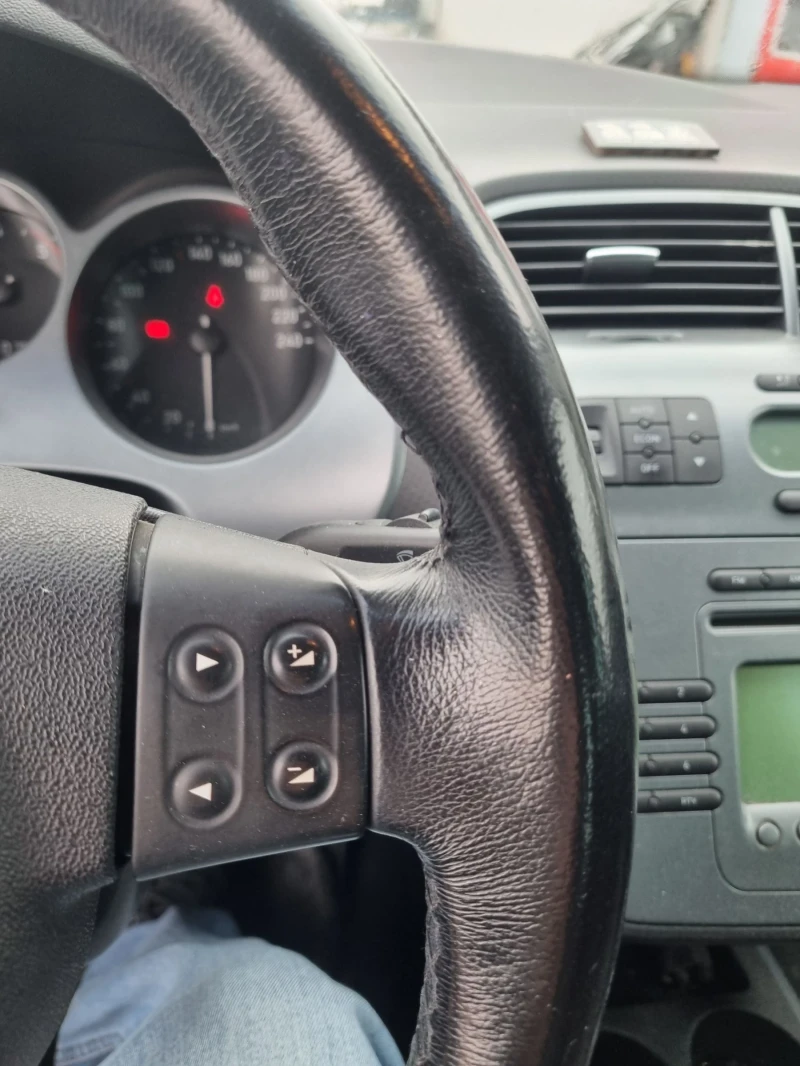 Seat Altea 2.0 TDI, снимка 10 - Автомобили и джипове - 53356011