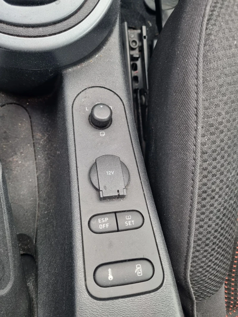 Seat Altea 2.0 TDI, снимка 14 - Автомобили и джипове - 53356011