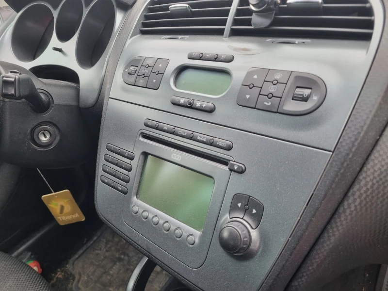 Seat Altea 2.0 TDI, снимка 9 - Автомобили и джипове - 53356011