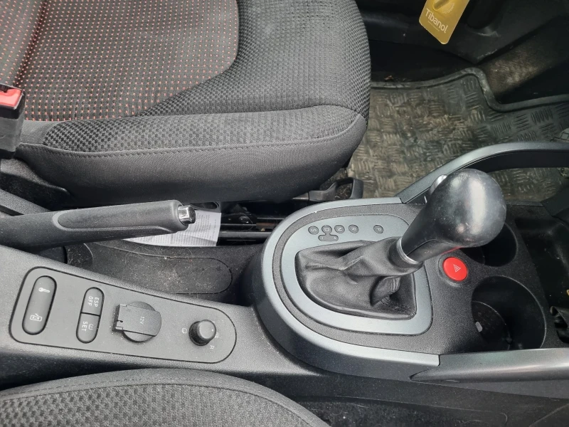 Seat Altea 2.0 TDI, снимка 8 - Автомобили и джипове - 53356011