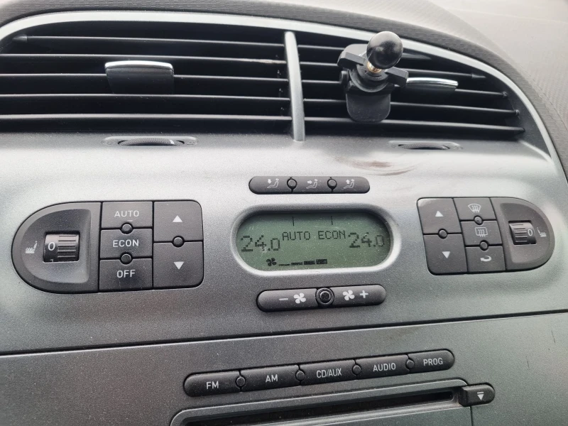 Seat Altea 2.0 TDI, снимка 15 - Автомобили и джипове - 53356011