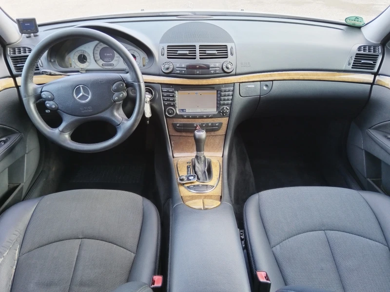 Mercedes-Benz E 280 * AVANGARD* 4-Matik* , снимка 10 - Автомобили и джипове - 53410074