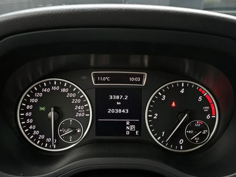 Mercedes-Benz B 200 2.0, снимка 8 - Автомобили и джипове - 54278317