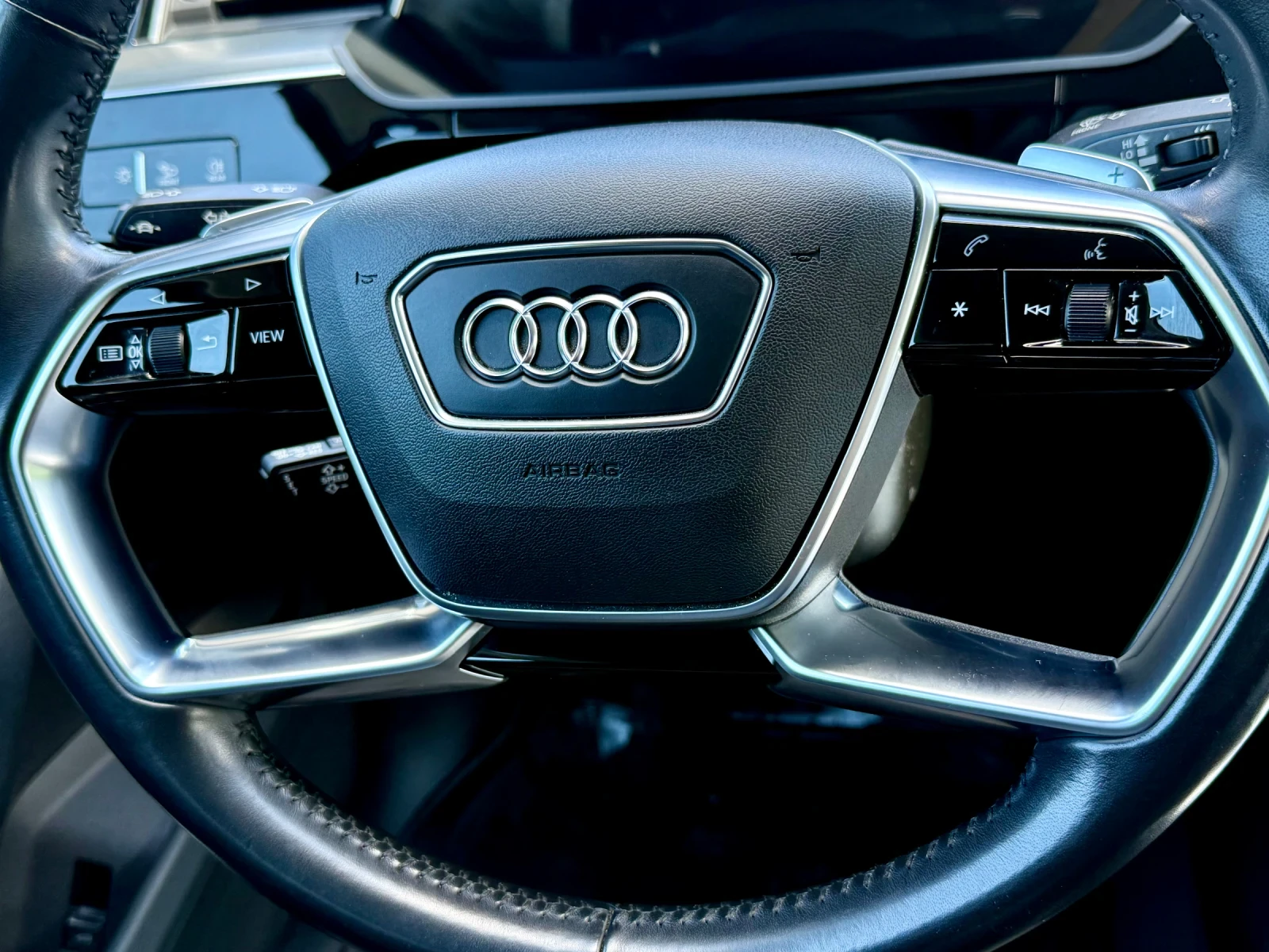 Audi E-Tron  50 Quattro/Adv/21z/NAVI/КОЖА/КАМ/Keyless/60 000км - изображение 6