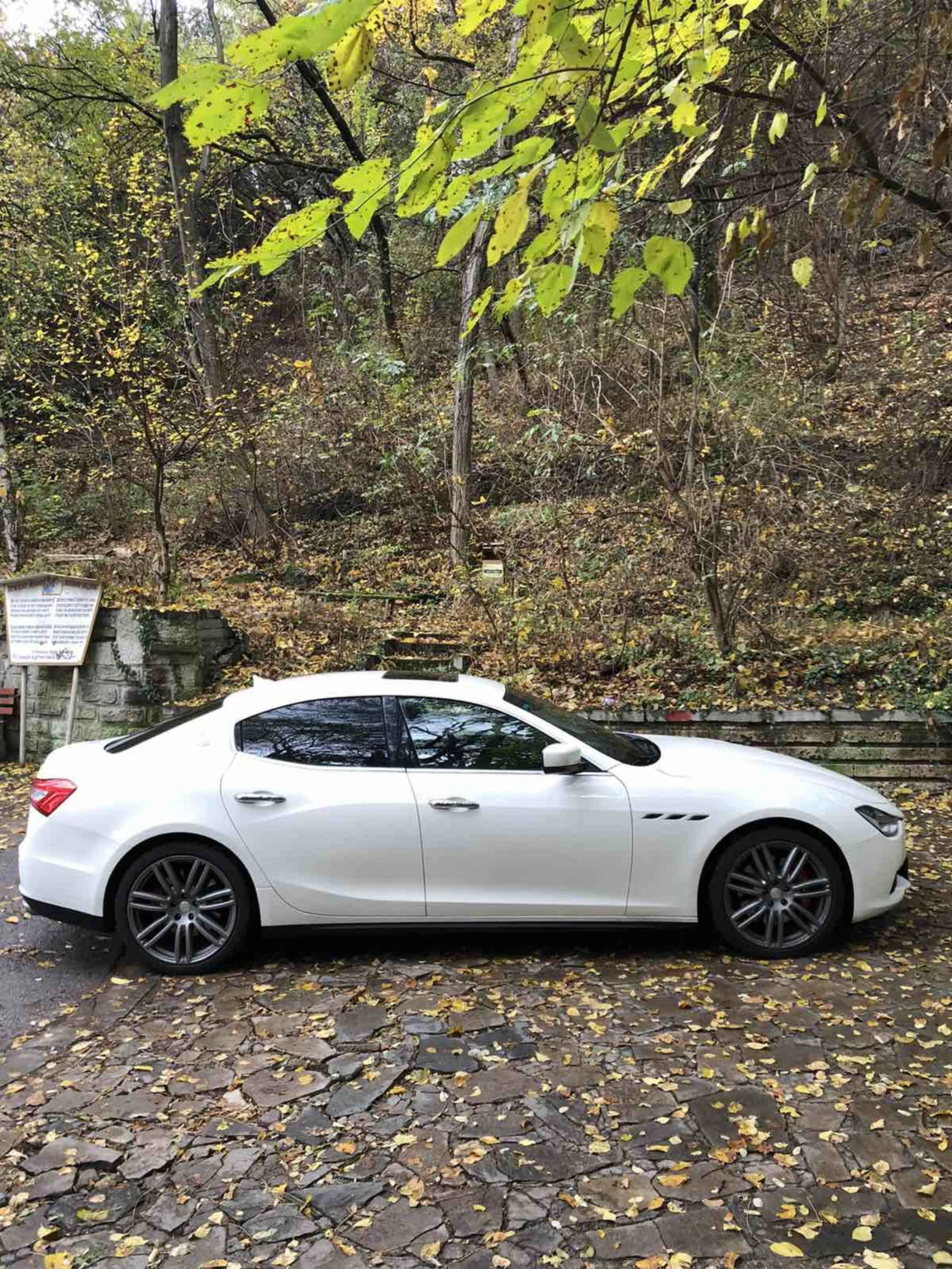 Maserati Ghibli  SQ4 4x4 410s - изображение 4