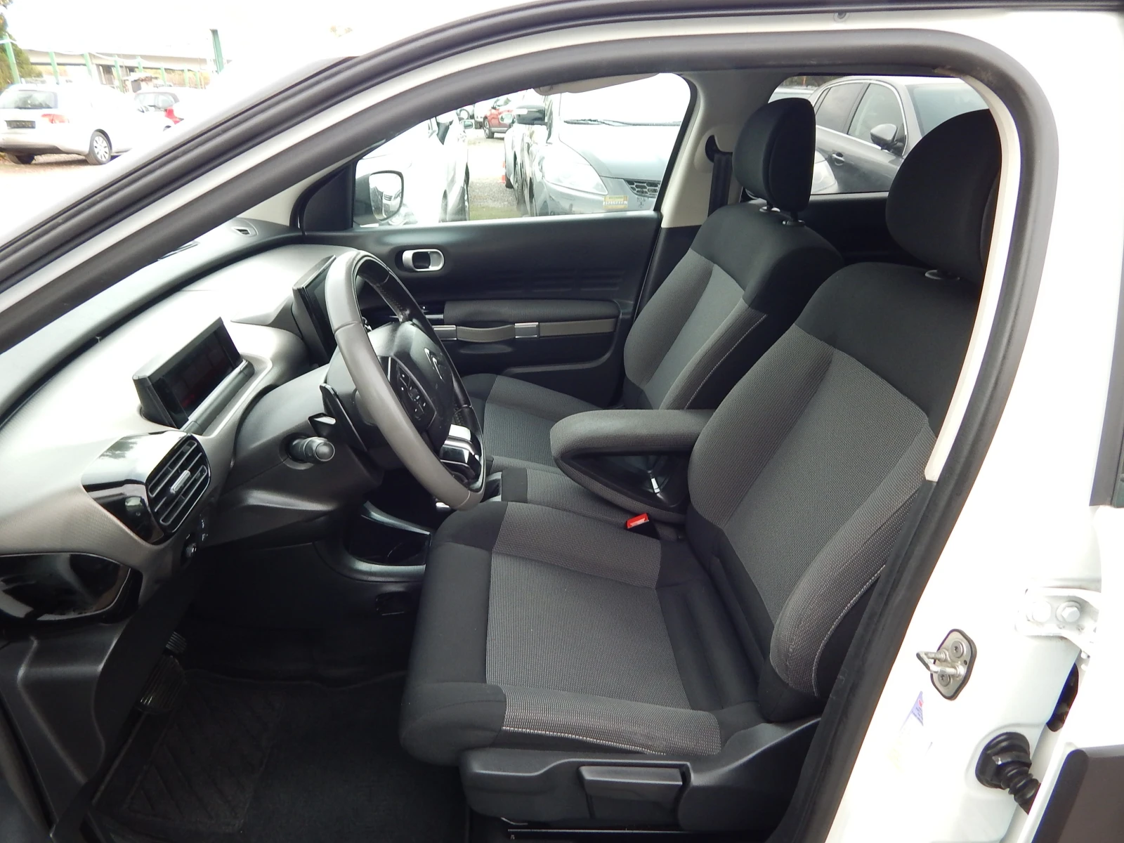 Citroen C4 Cactus 1.6HDI* 68000km.* АВТОМАТИК*  | Mobile.bg — изображение 10