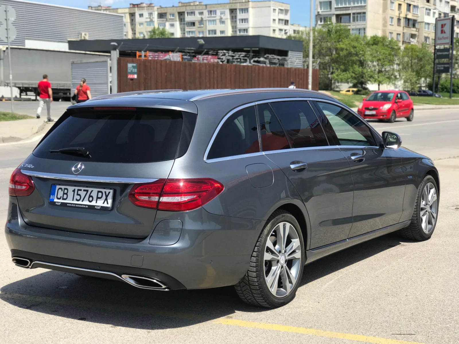 Mercedes-Benz C 350 E Plug-in Hybrid - изображение 4