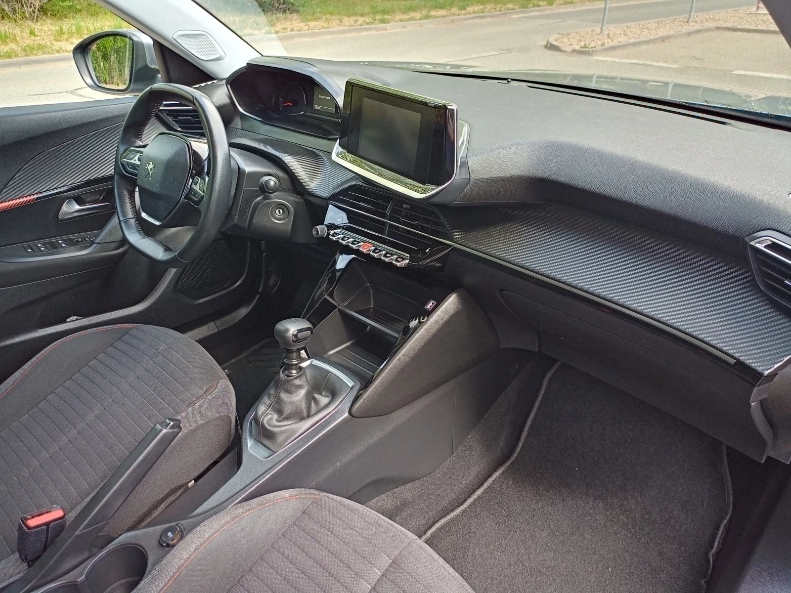 Peugeot 2008 1, 2 Allure. Перфектен автомобил, снимка 10 - Автомобили и джипове - 53852183