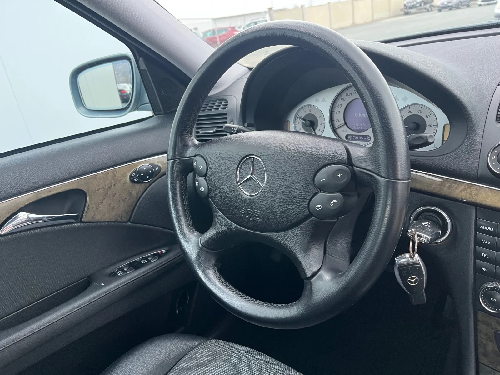 Mercedes-Benz E 280 I-EVO-Avantgarde-Aвтоматик-Навигация, снимка 9 - Автомобили и джипове - 53890599