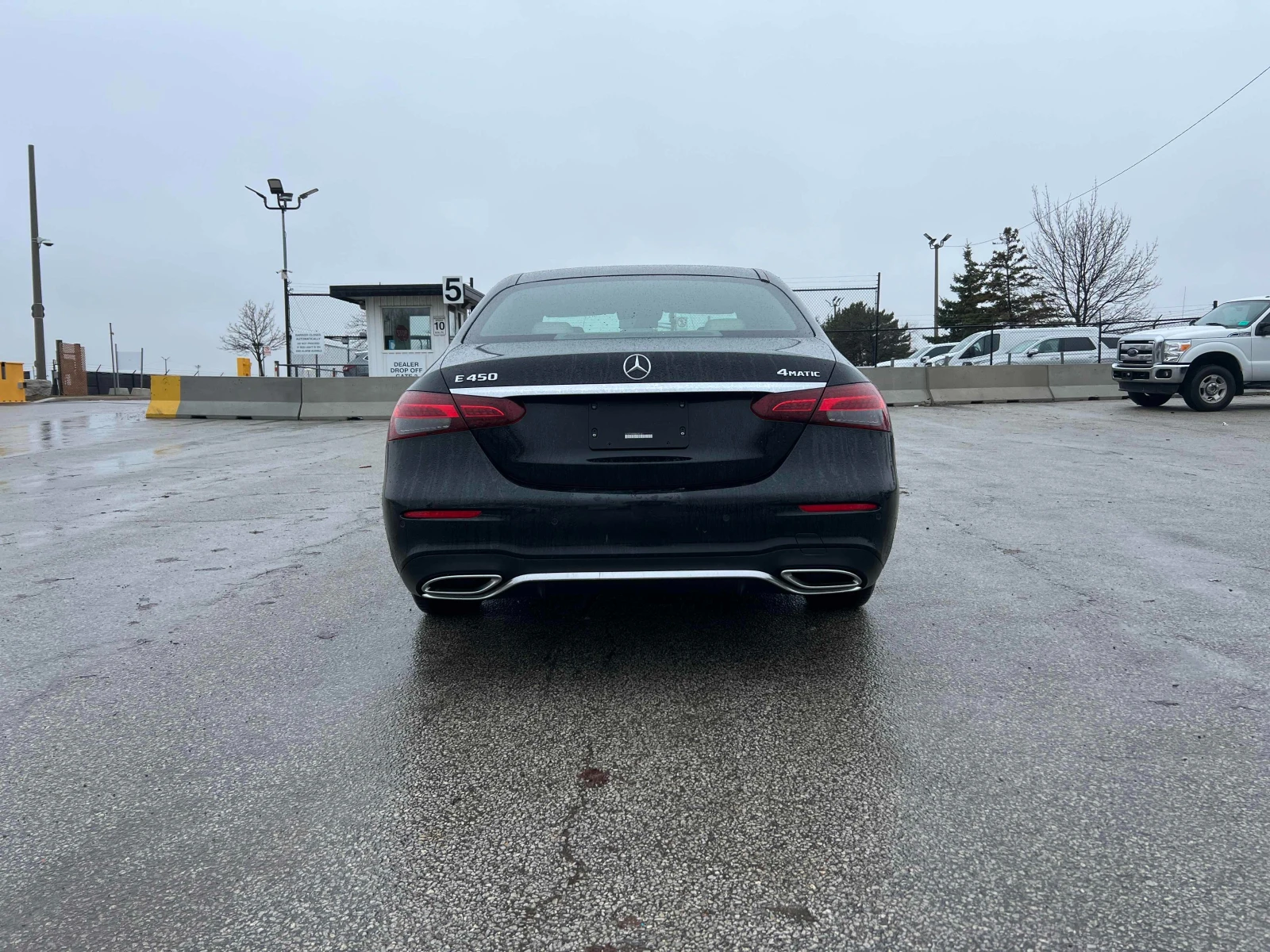 Mercedes-Benz E 450 * * CARFAX * * АВТО КРЕДИТ * * , снимка 5 - Автомобили и джипове - 53893052