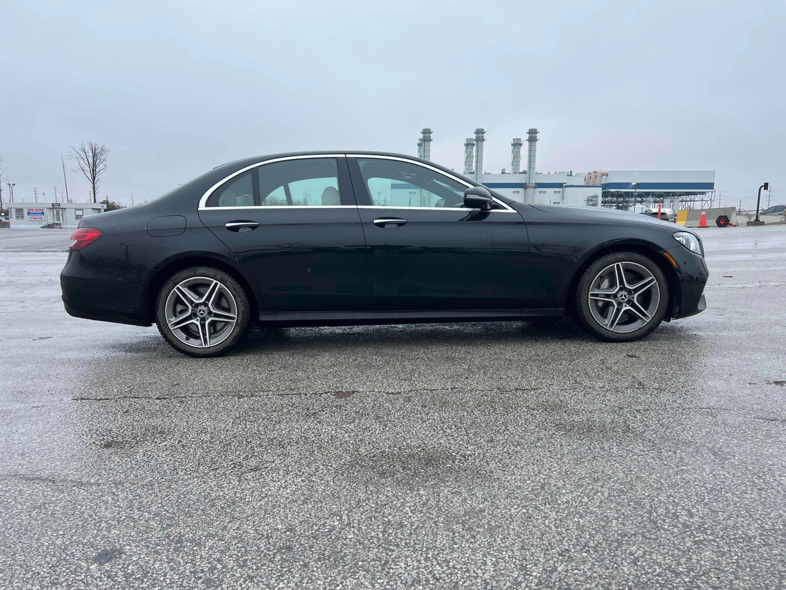 Mercedes-Benz E 450 * * CARFAX * * АВТО КРЕДИТ * * , снимка 4 - Автомобили и джипове - 53893052