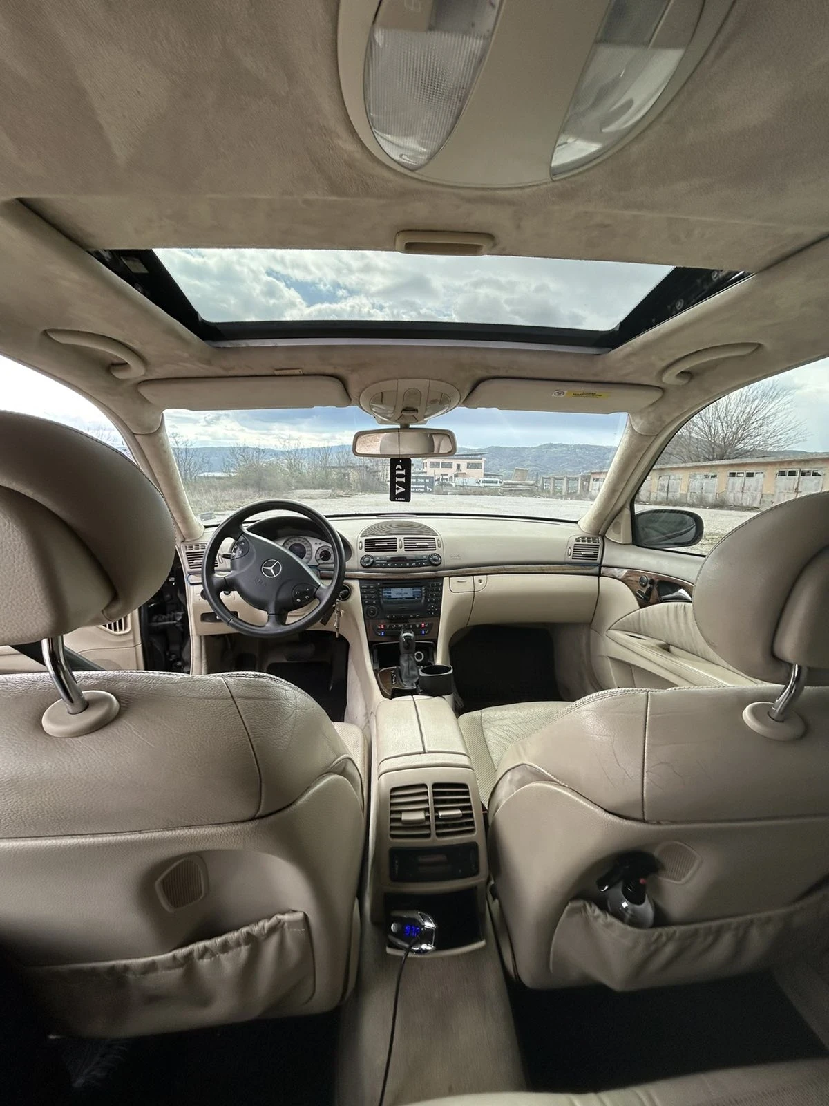 Mercedes-Benz E 270 Classic , снимка 10 - Автомобили и джипове - 53936104