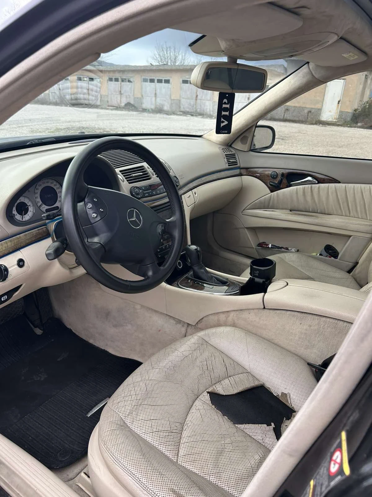Mercedes-Benz E 270 Classic , снимка 7 - Автомобили и джипове - 53936104