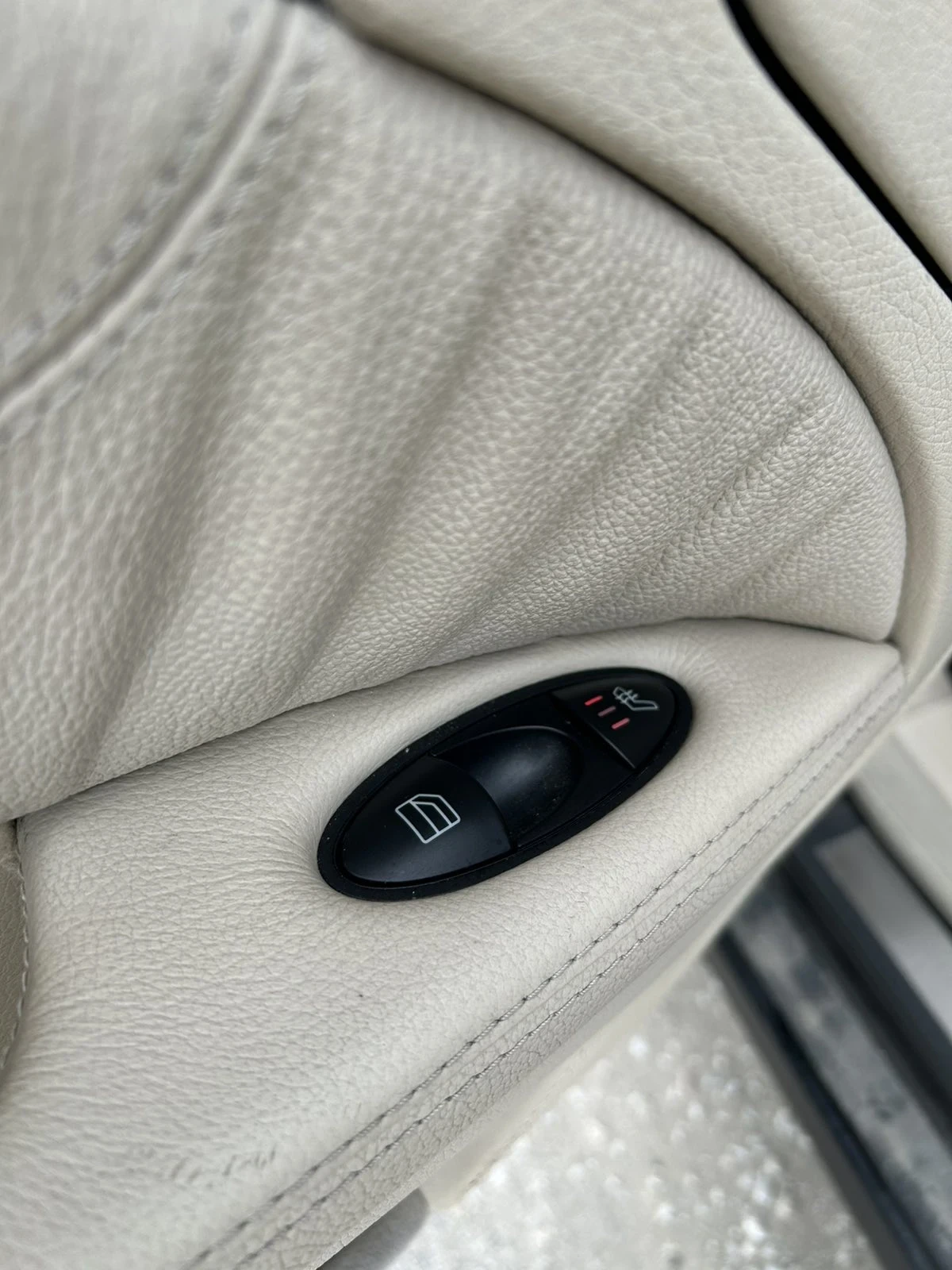 Mercedes-Benz E 270 Classic , снимка 13 - Автомобили и джипове - 53936104