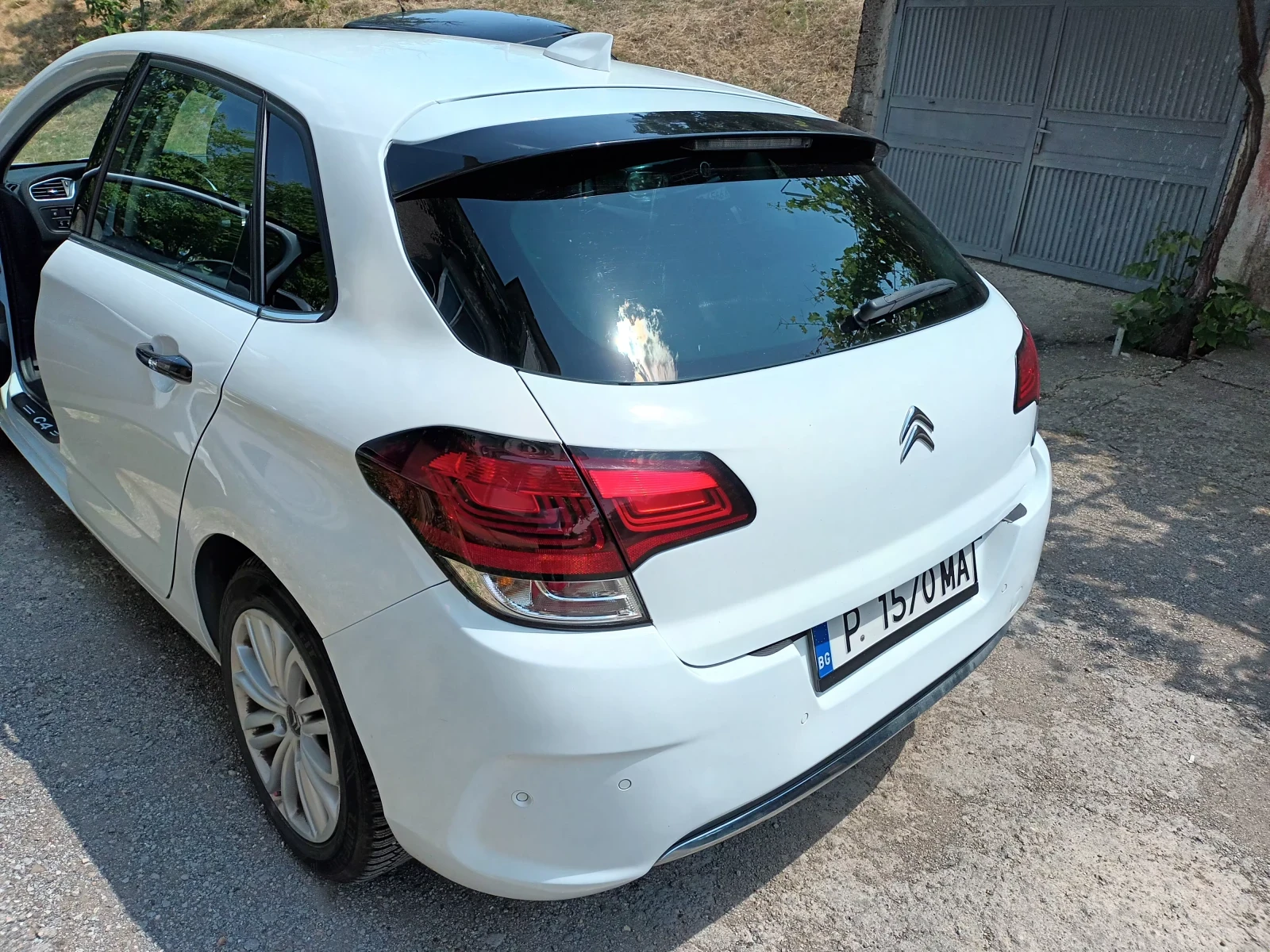Citroen C4 1.2/131к.с 2015г. В МНОГО ДОБРО СЪСТОЯНИЕ , снимка 10 - Автомобили и джипове - 53968197