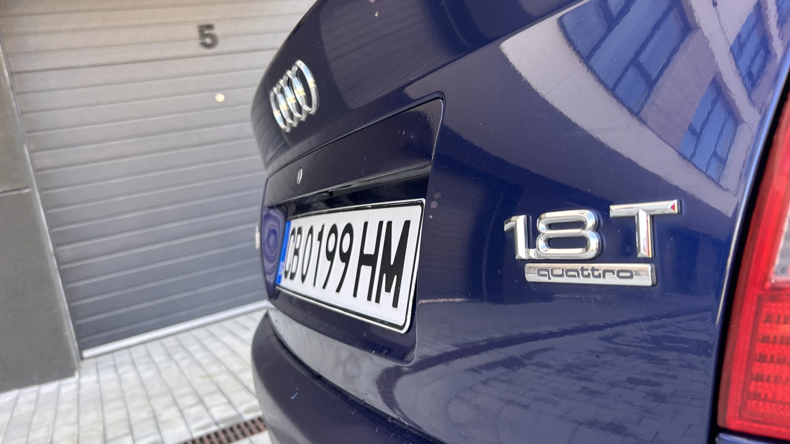 Audi A4 1.8T Quattro Sedan, снимка 5 - Автомобили и джипове - 54096572