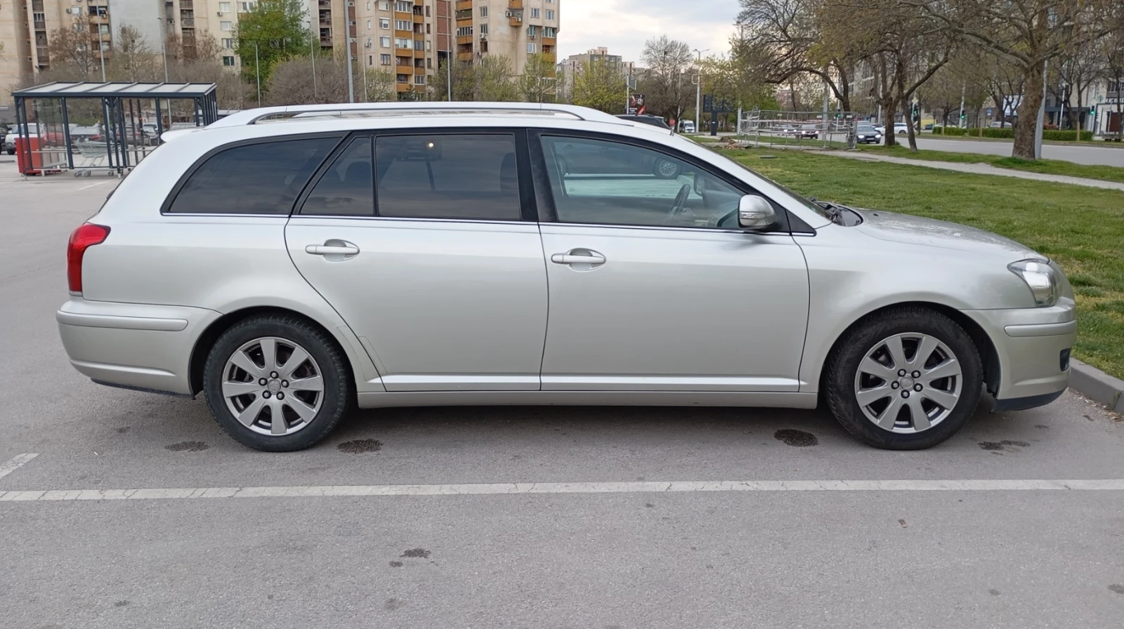 Toyota Avensis, снимка 4 - Автомобили и джипове - 54160704