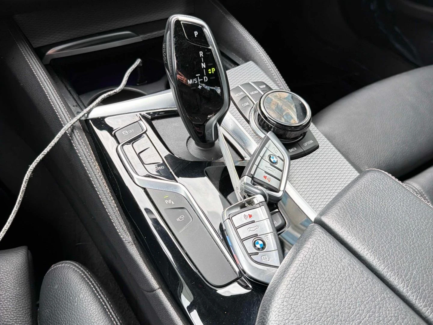 BMW 540 M-pkg | xDrive | 360  | Harman Kardon | Distronic , снимка 14 - Автомобили и джипове - 54216569