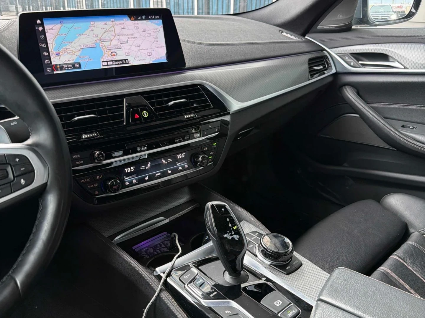 BMW 540 M-pkg | xDrive | 360  | Harman Kardon | Distronic , снимка 12 - Автомобили и джипове - 54216569