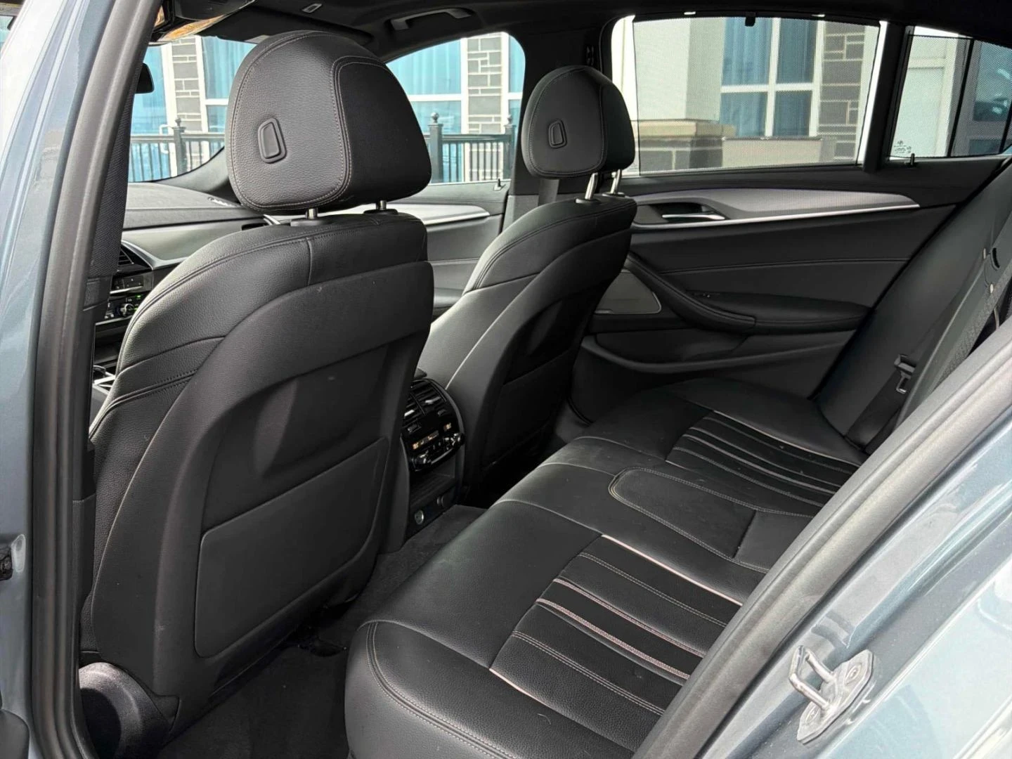 BMW 540 M-pkg | xDrive | 360  | Harman Kardon | Distronic , снимка 16 - Автомобили и джипове - 54216569