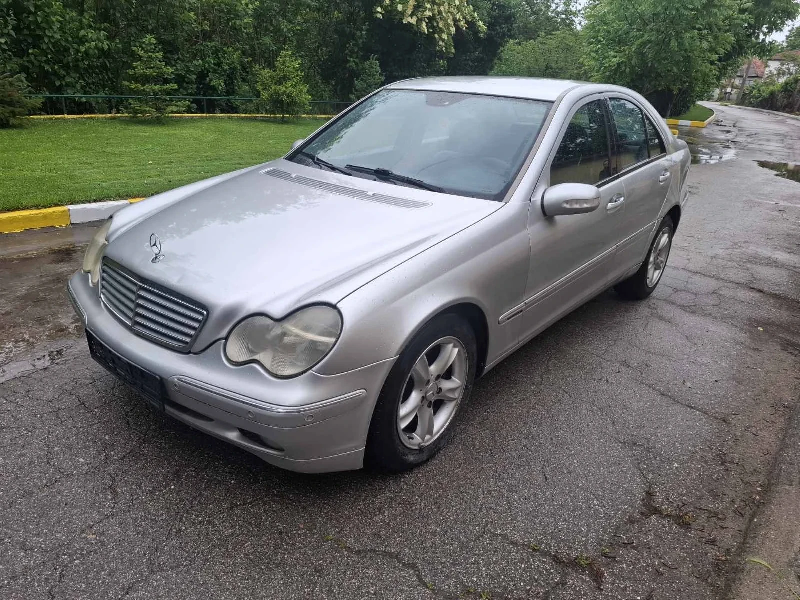 Mercedes-Benz C 200, снимка 2 - Автомобили и джипове - 54688799