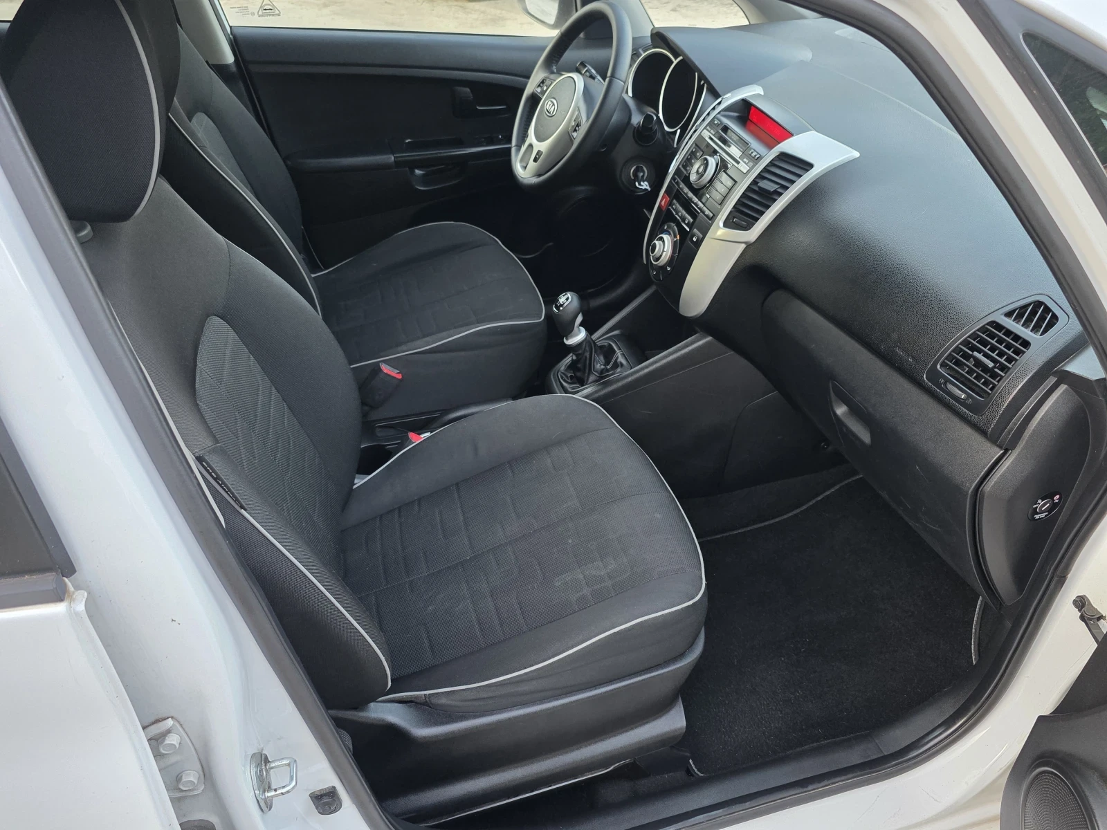 Kia Venga 165000км Евро5В Италия, снимка 11 - Автомобили и джипове - 54840777